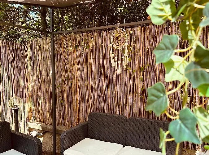 Jo\'S House